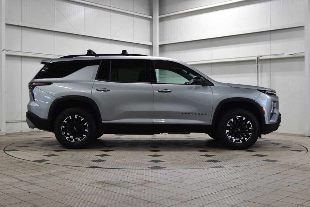 2025 Chevrolet Traverse Z71 - Photo 9
