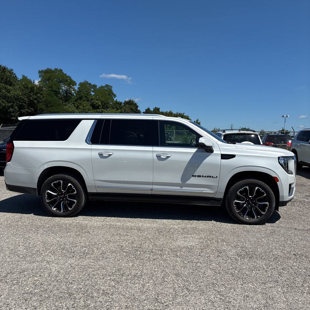 2023 GMC Yukon XL Denali - Photo 13