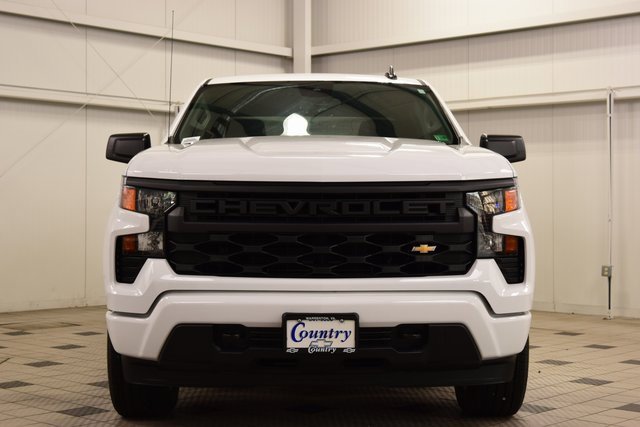2025 Chevrolet Silverado 1500 Custom photo 2