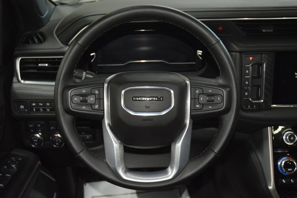 2024 GMC Yukon Denali - Photo 38