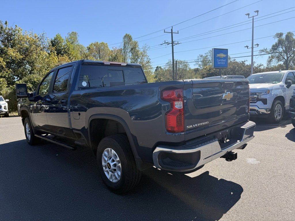 2022 Chevrolet Silverado 2500HD LT photo 3