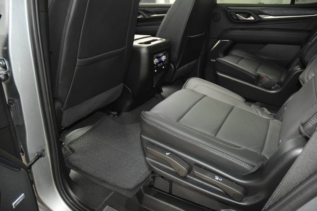 2024 GMC Yukon Denali - Photo 44