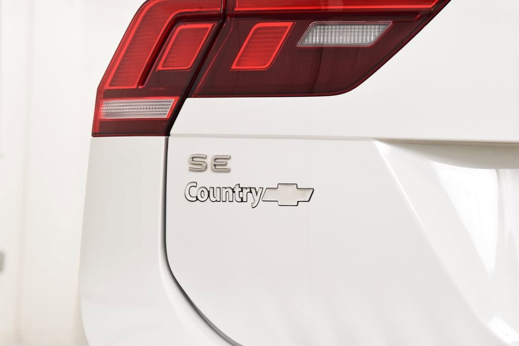 2022 Volkswagen Tiguan SE - Photo 19