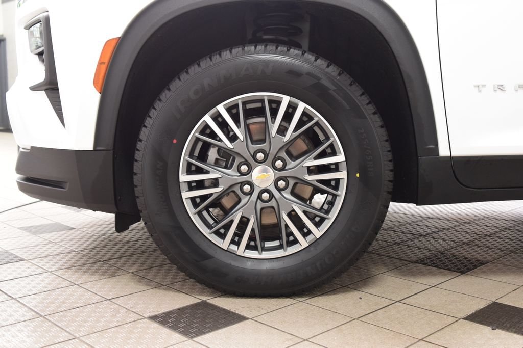 2024 Chevrolet Traverse LS - Photo 26