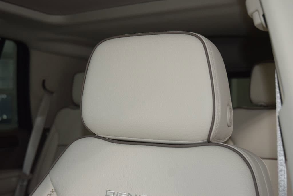 2024 GMC Yukon Denali - Photo 43