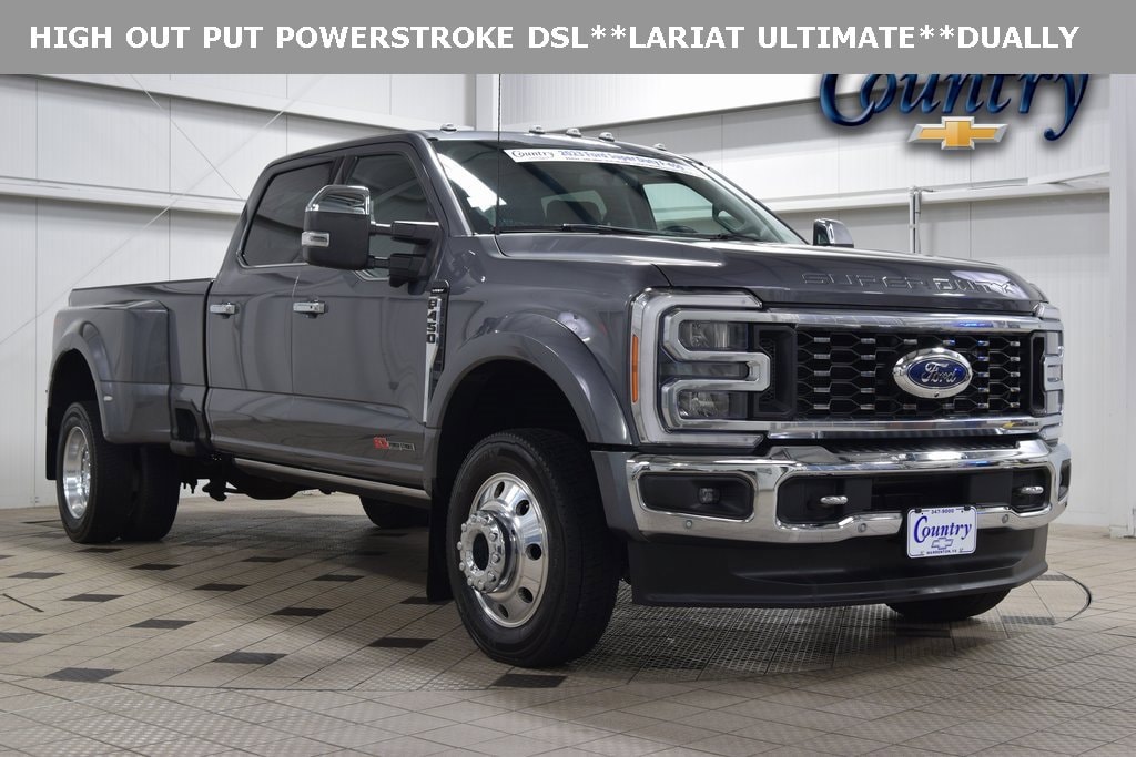 2023 Ford F-450 Super Duty Lariat's photo