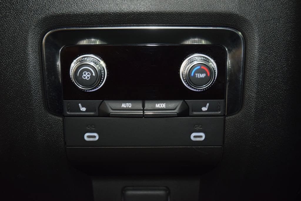 2024 GMC Yukon XL Denali - Photo 46