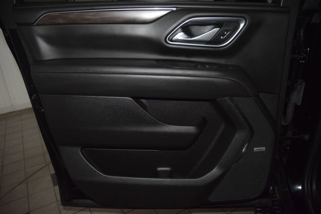 2023 Chevrolet Suburban Z71 - Photo 45