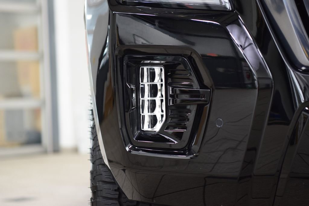 2024 GMC Yukon AT4 - Photo 14