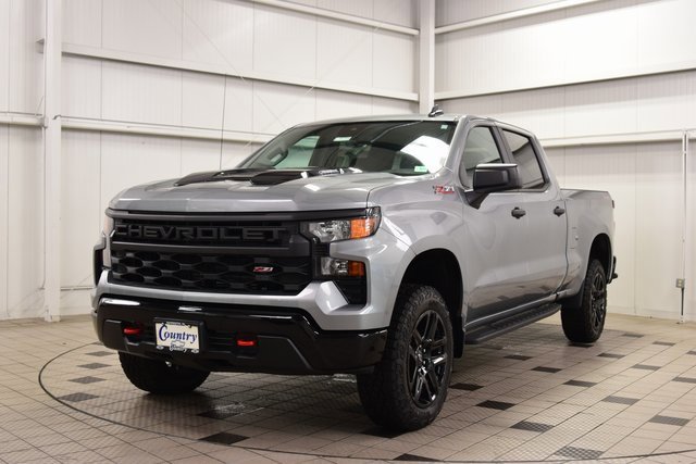 2025 Chevrolet Silverado Custom Trail Boss photo 3