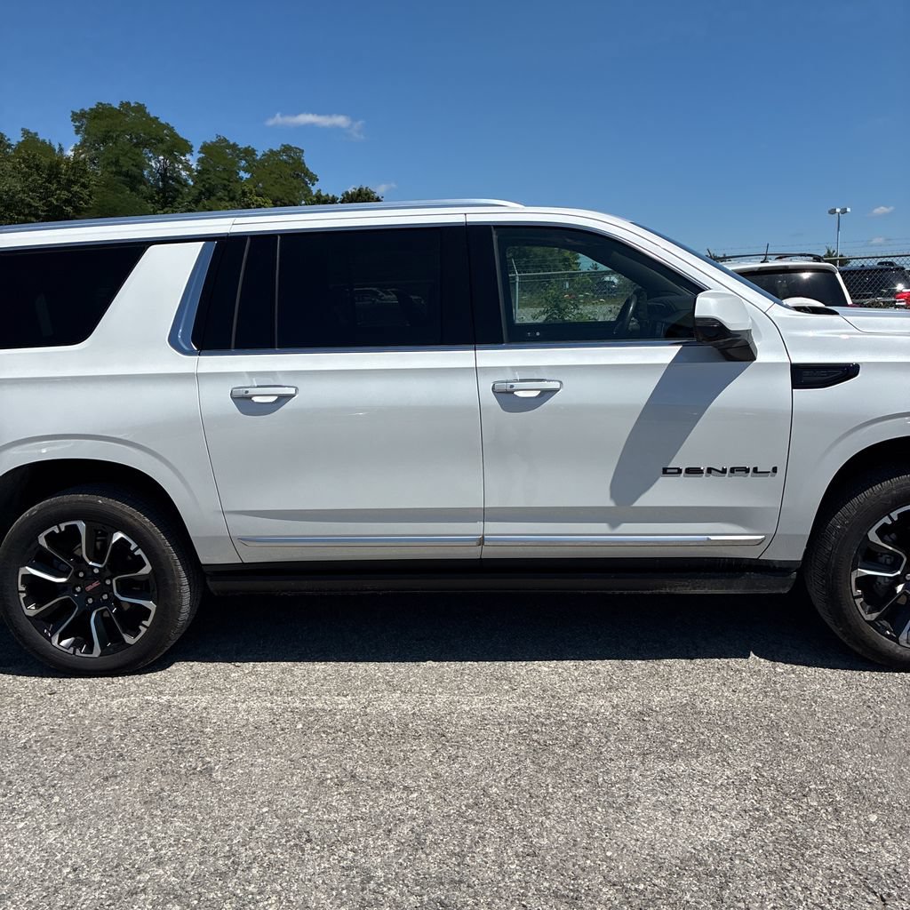 2023 GMC Yukon XL Denali - Photo 12