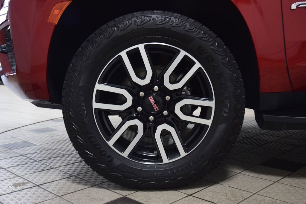 2024 GMC Yukon AT4 - Photo 30