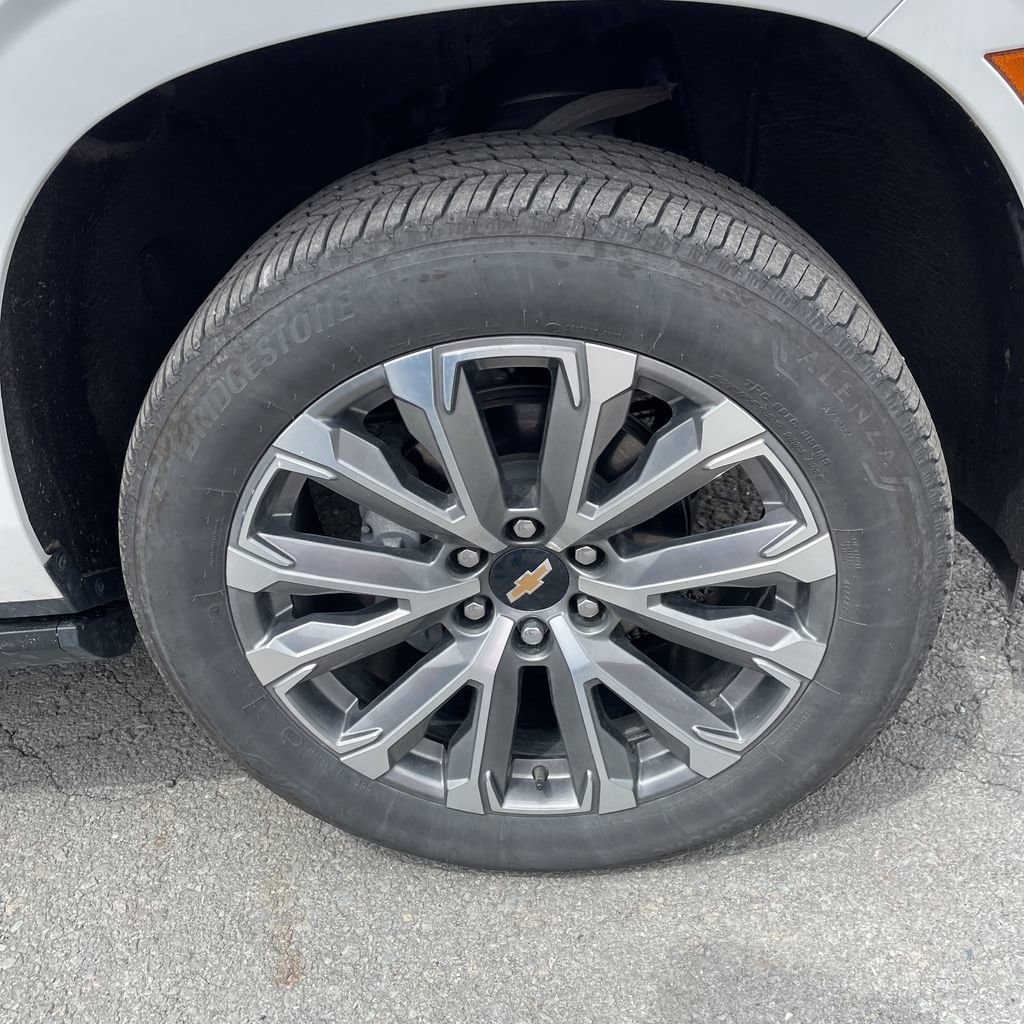 2025 Chevrolet Suburban High Country - Photo 14