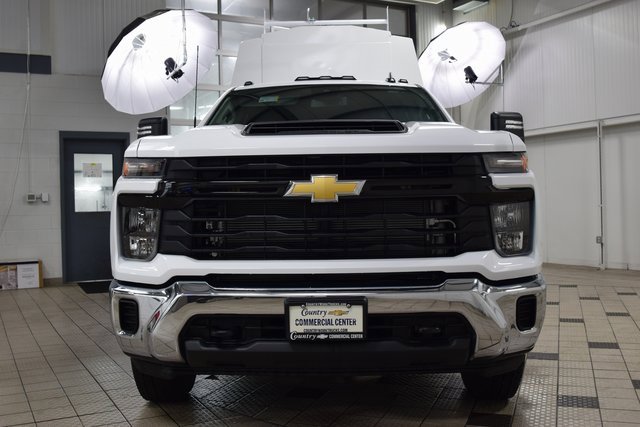 2025 Chevrolet Silverado 3500HD Work Truck photo 2