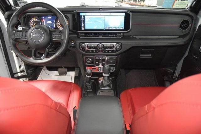 2024 Jeep Wrangler 4-Door Rubicon 392 - Photo 32