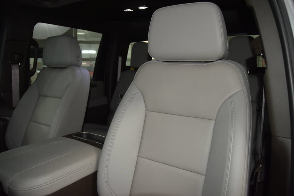 2025 Chevrolet Silverado 3500HD LTZ - Photo 47