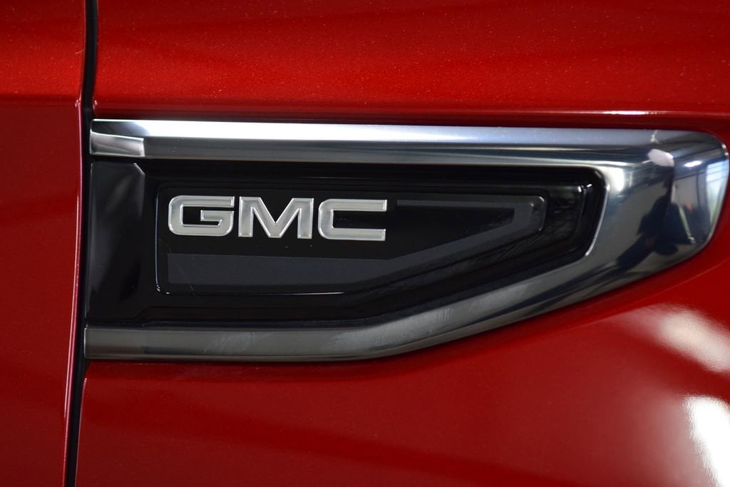 2024 GMC Yukon AT4 - Photo 16