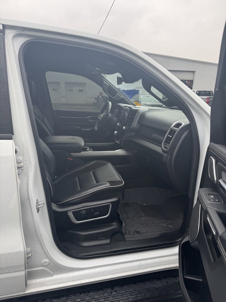 2023 Ram 1500 Laramie photo 3