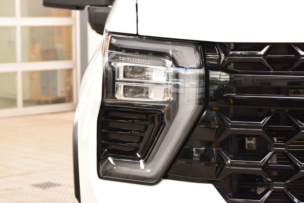 2024 Chevrolet Silverado 2500HD ZR2 - Photo 12
