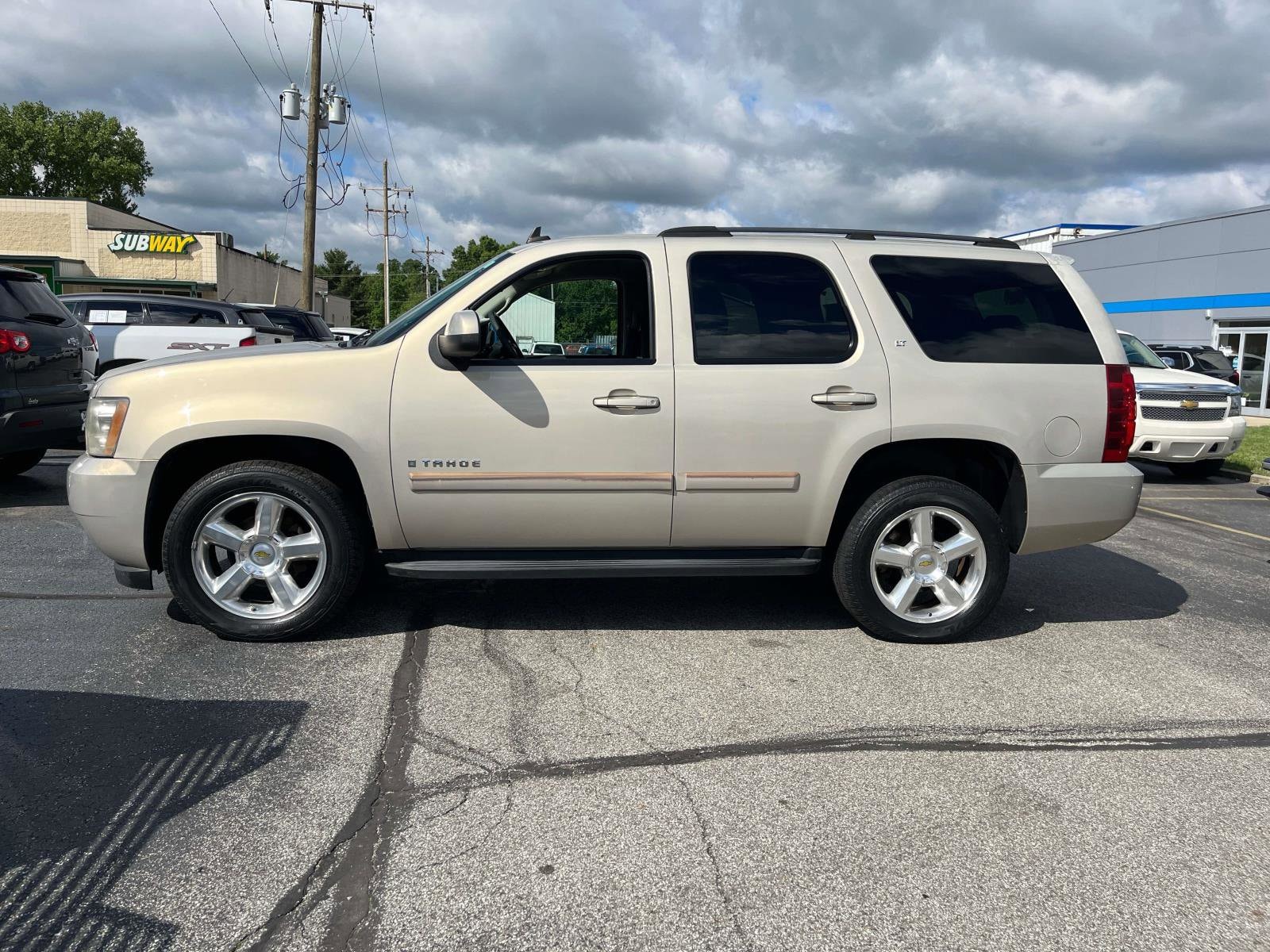 Used 2007 Chevrolet Tahoe LT with VIN 1GNFK13027R137931 for sale in North Vernon, IN