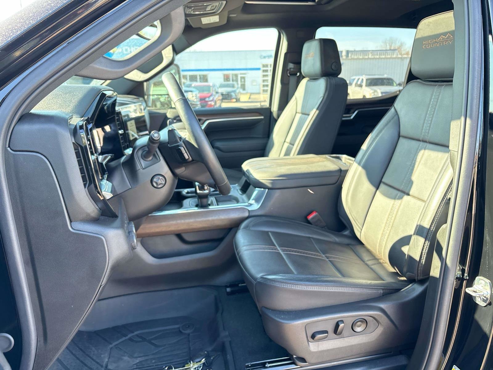 2025 Chevrolet Silverado 1500 High Country - Photo 10
