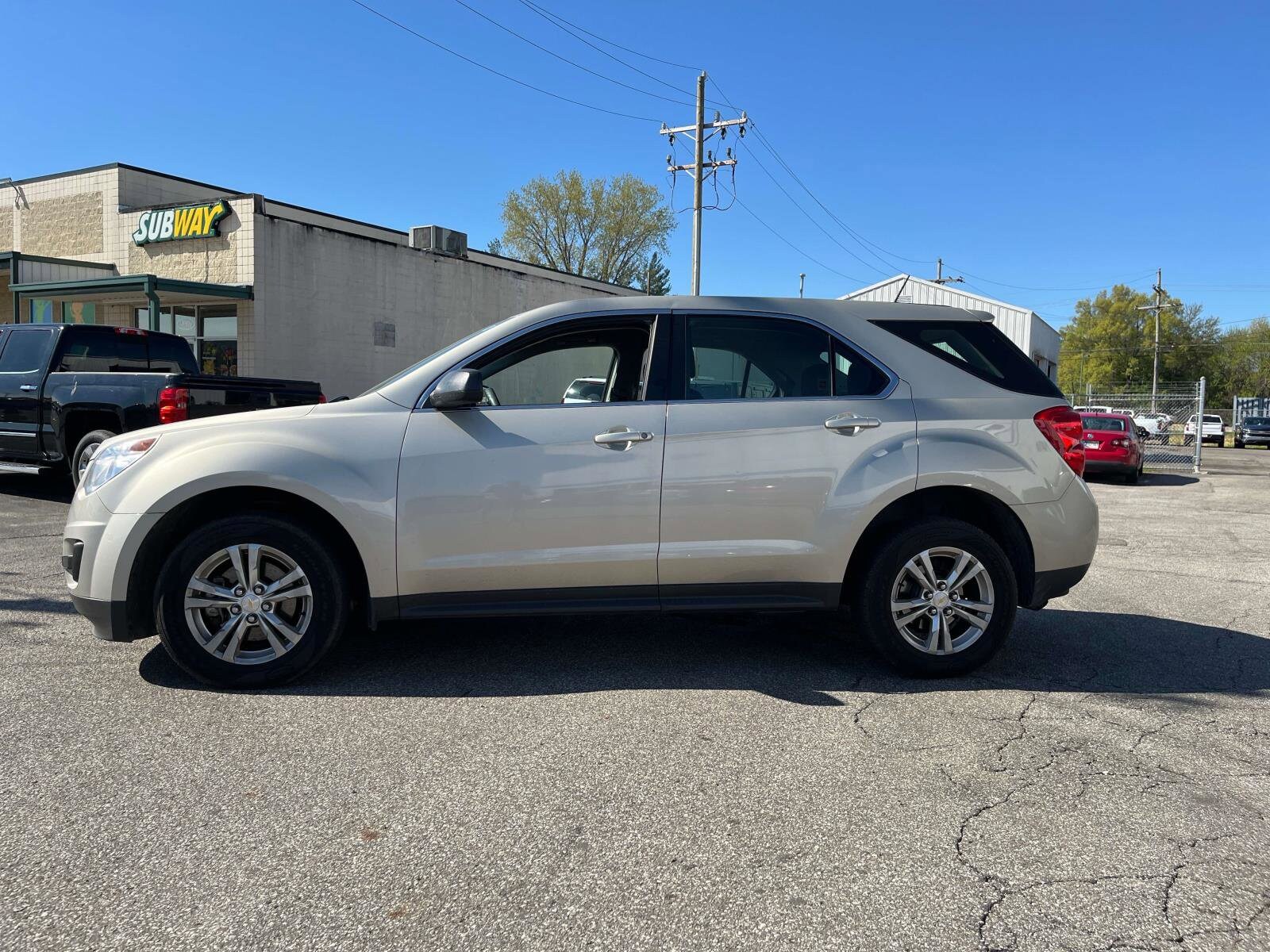 Used 2015 Chevrolet Equinox LS with VIN 2GNFLEEK6F6226821 for sale in North Vernon, IN
