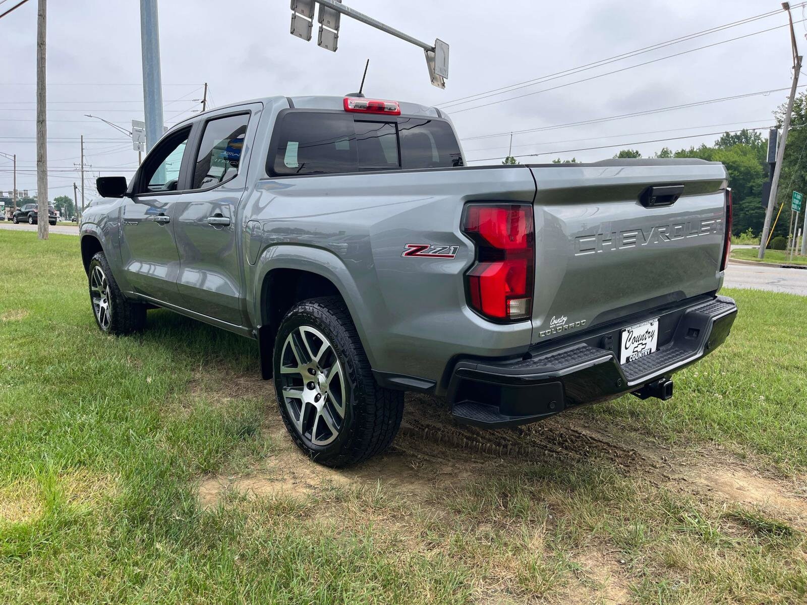 2023 Chevrolet Colorado Z71 photo 3