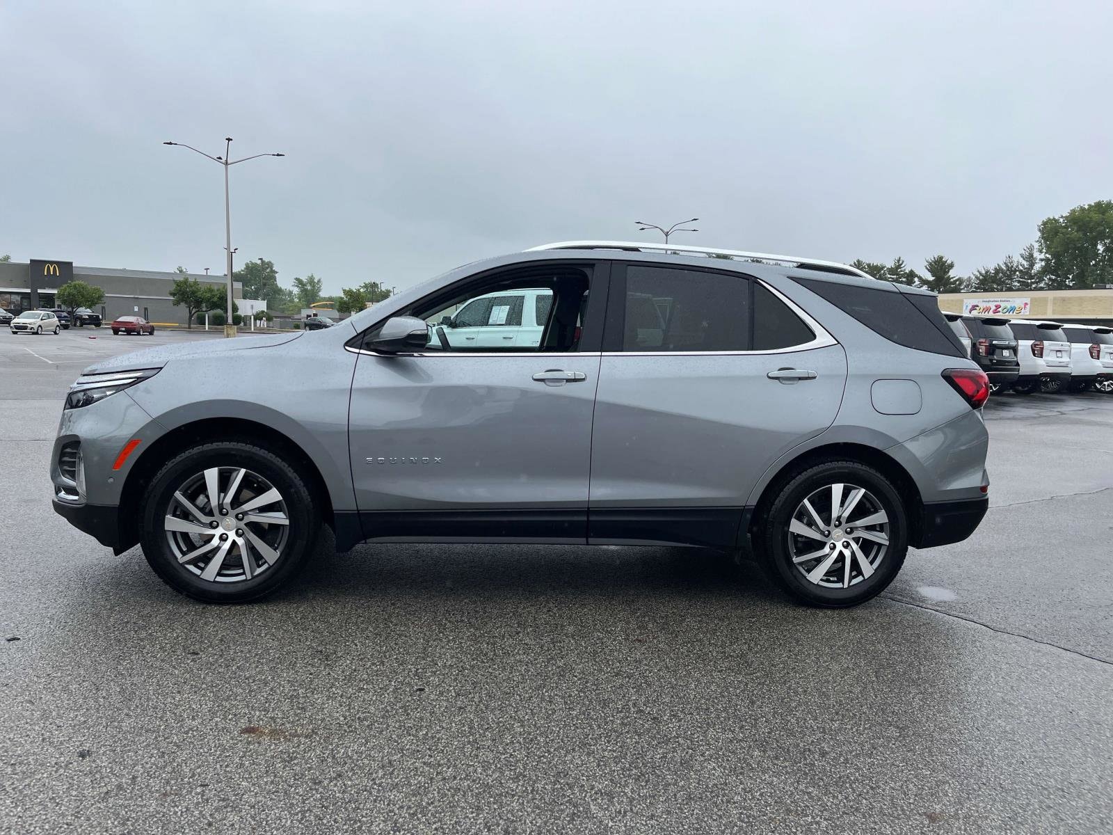 Used 2024 Chevrolet Equinox Premier with VIN 3GNAXXEG6RL130435 for sale in North Vernon, IN