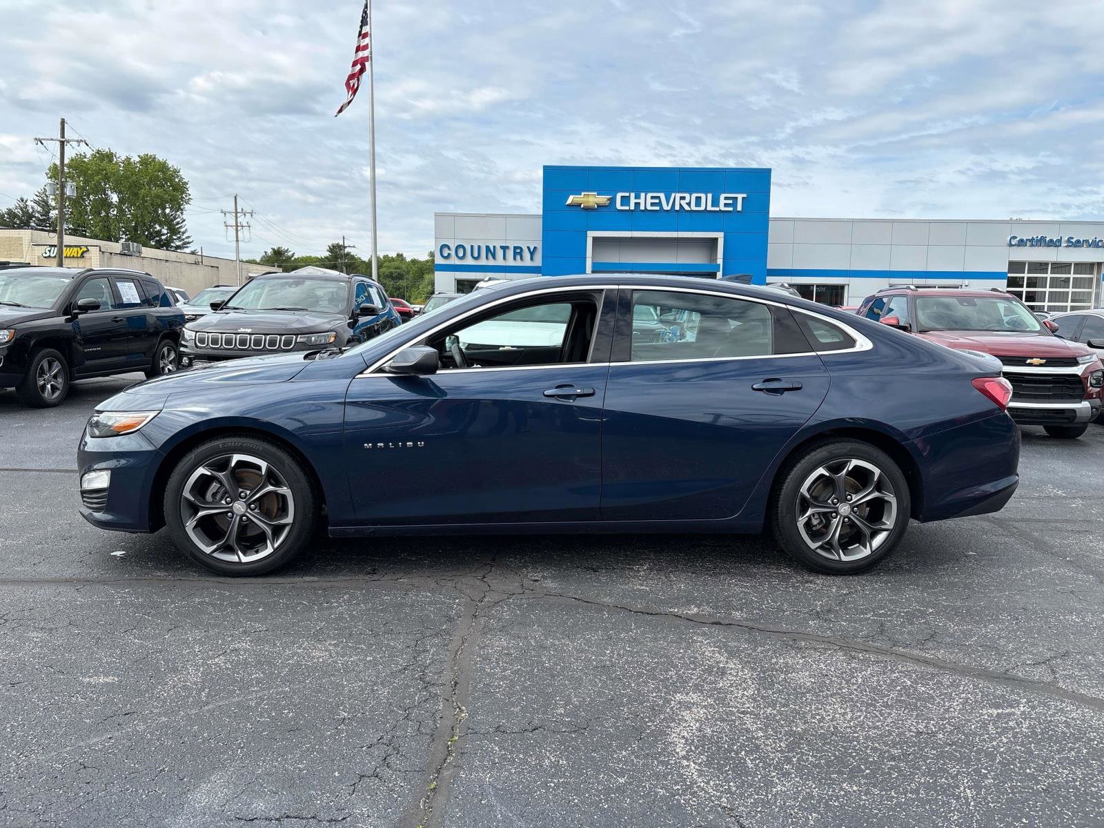 Used 2022 Chevrolet Malibu 1LT with VIN 1G1ZD5STXNF131112 for sale in North Vernon, IN