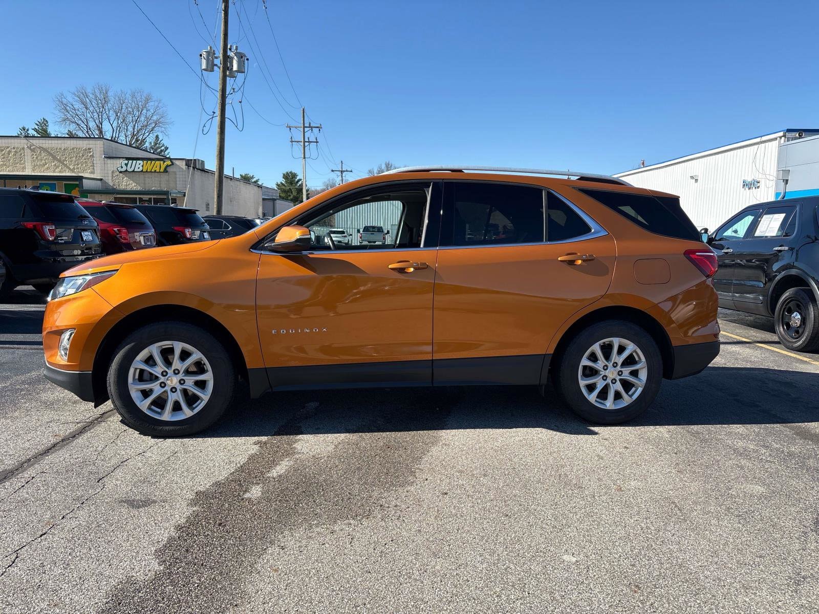 Used 2019 Chevrolet Equinox LT with VIN 2GNAXUEV0K6213382 for sale in North Vernon, IN