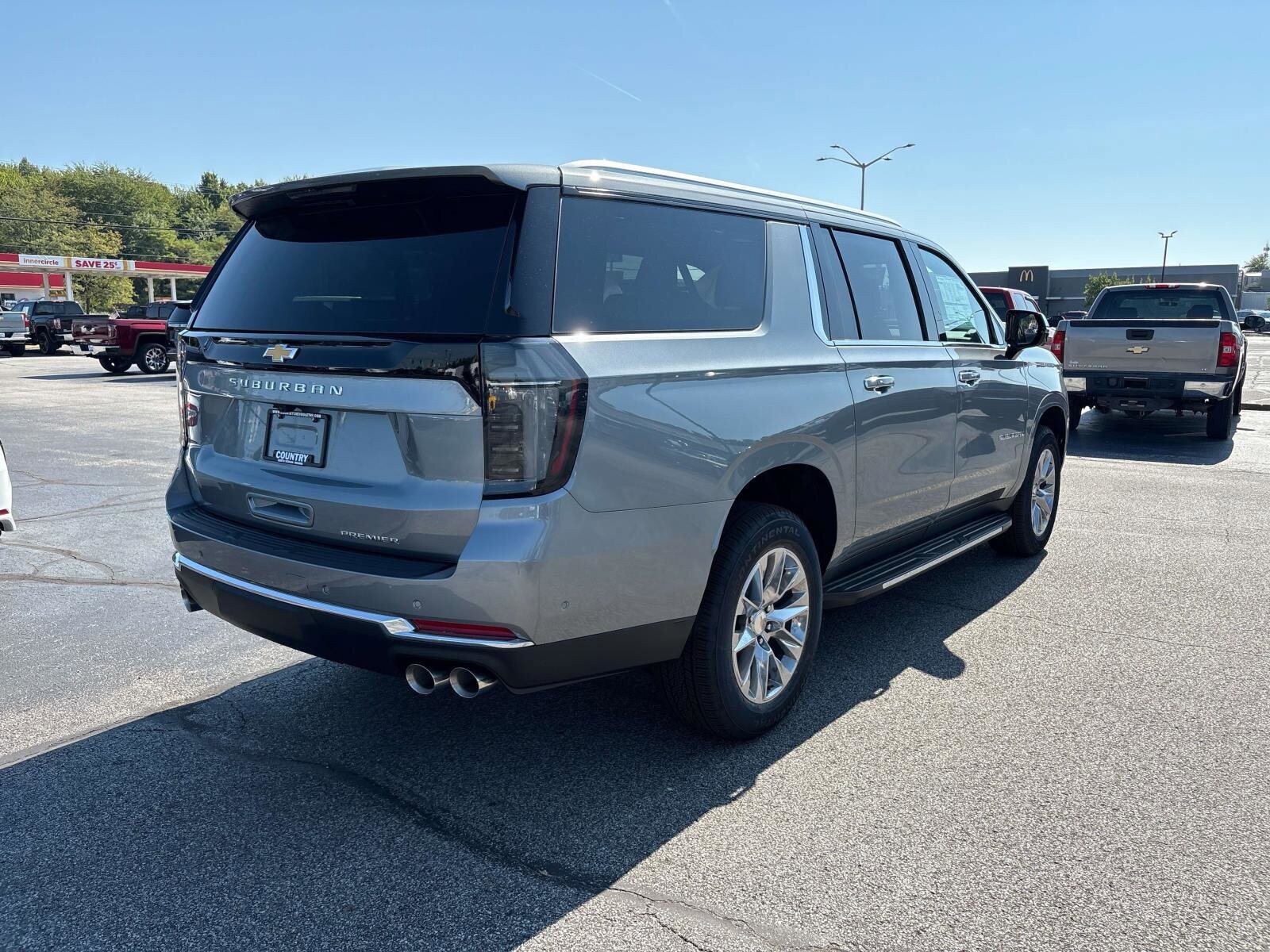 2026 Chevrolet Suburban Premier photo 4