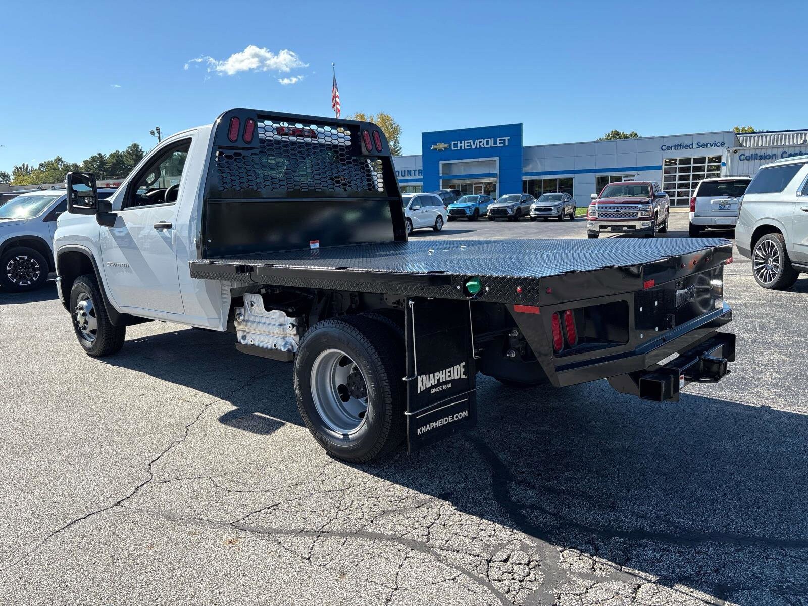 2025 Chevrolet Silverado 3500HD Work Truck photo 3