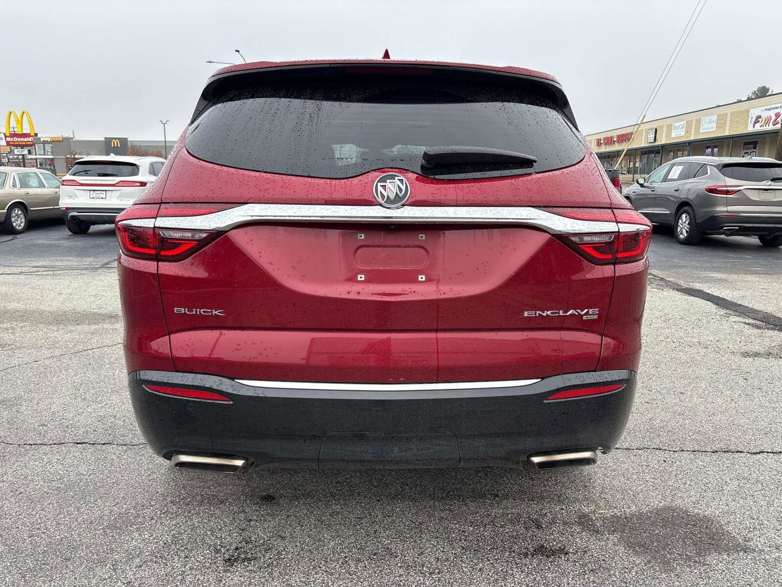 2018 Buick Enclave Essence photo 3
