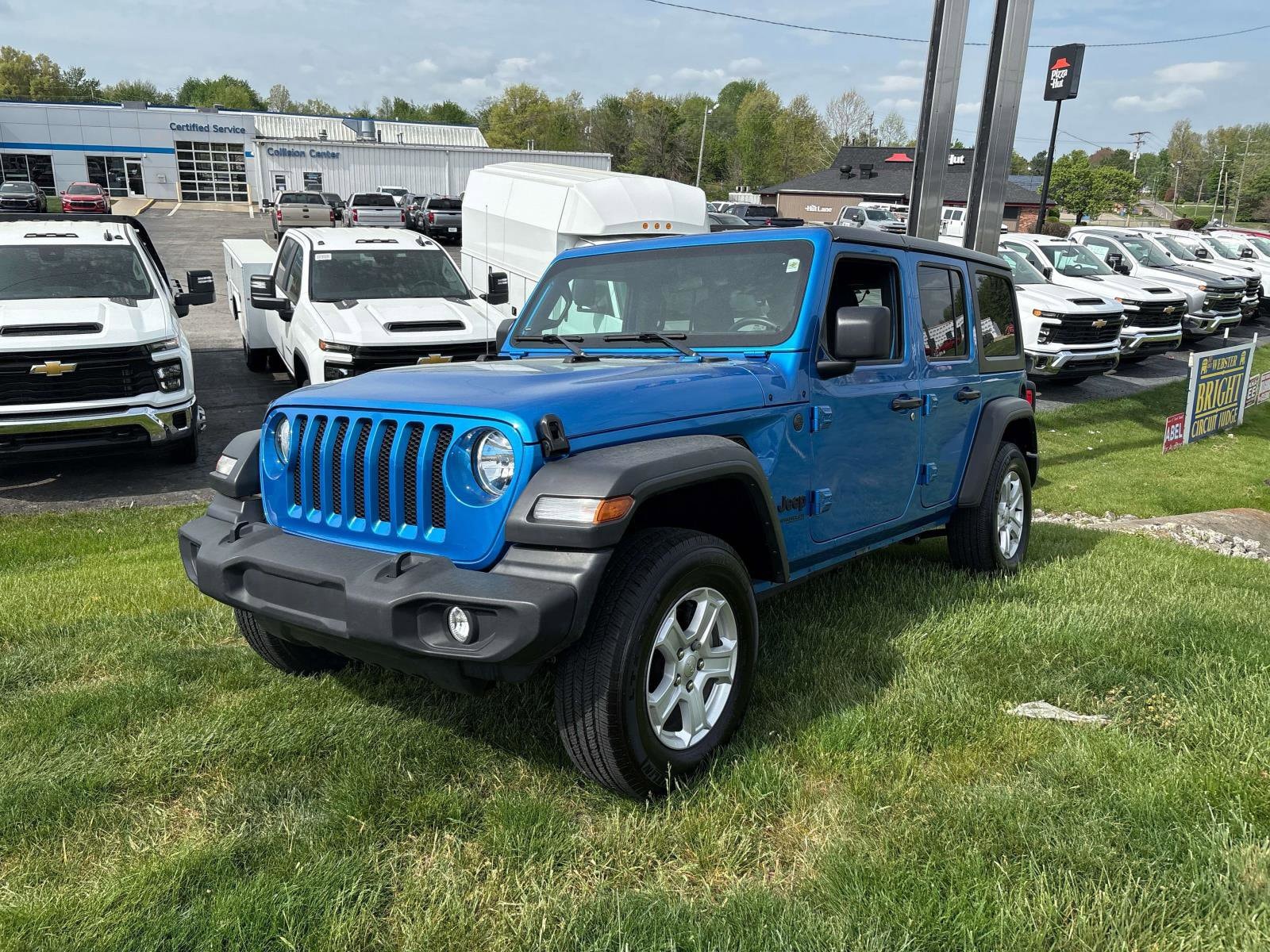 2022 Jeep Wrangler Sport S's photo