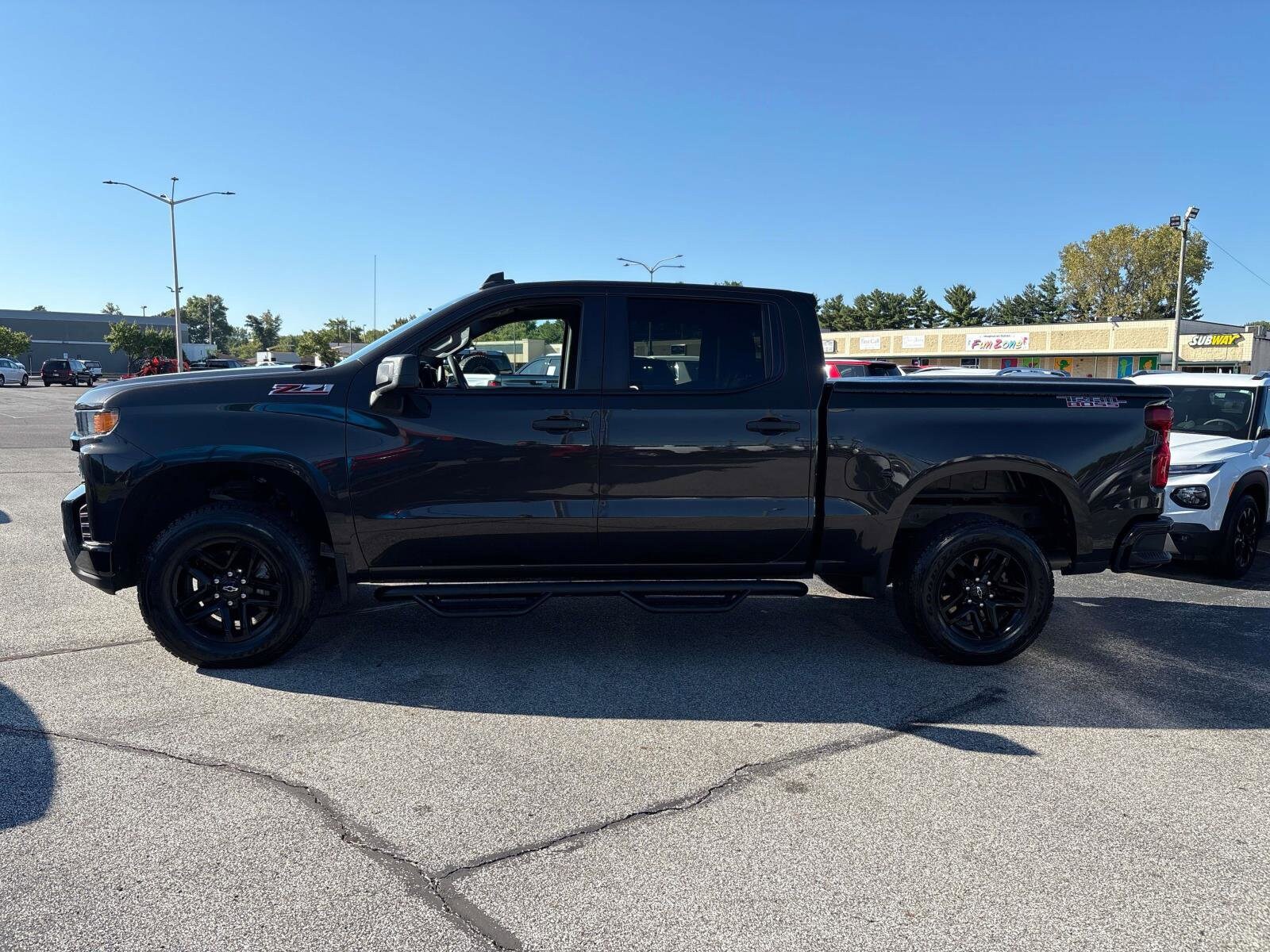 2021 Chevrolet Silverado 1500 Custom Trail Boss photo 2