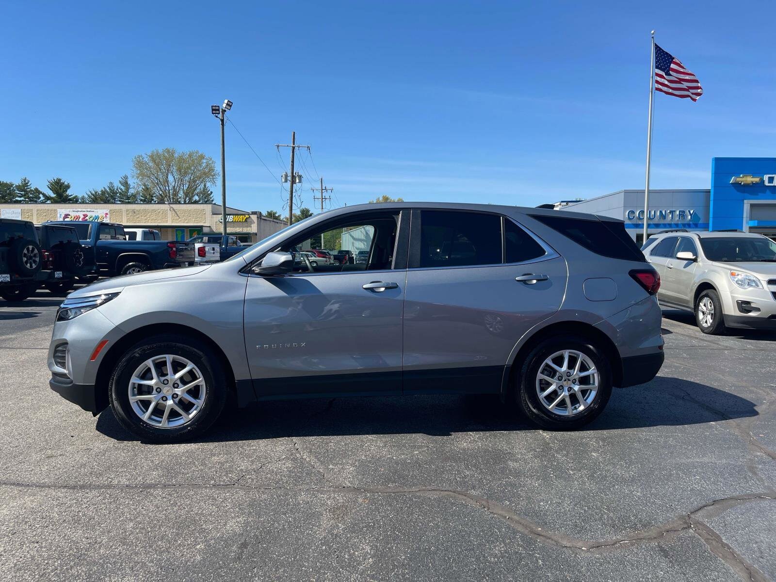 Used 2023 Chevrolet Equinox LT with VIN 3GNAXKEG2PS137307 for sale in North Vernon, IN
