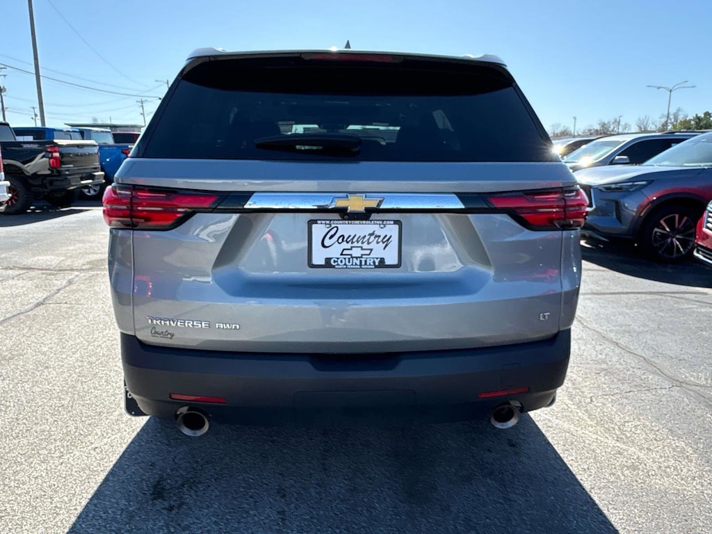 Used 2023 Chevrolet Traverse LT Leather SUV