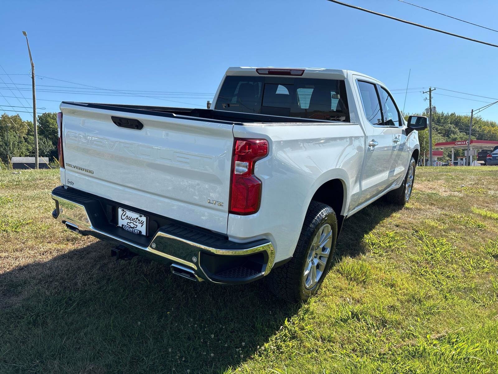 2025 Chevrolet Silverado 1500 LTZ photo 3