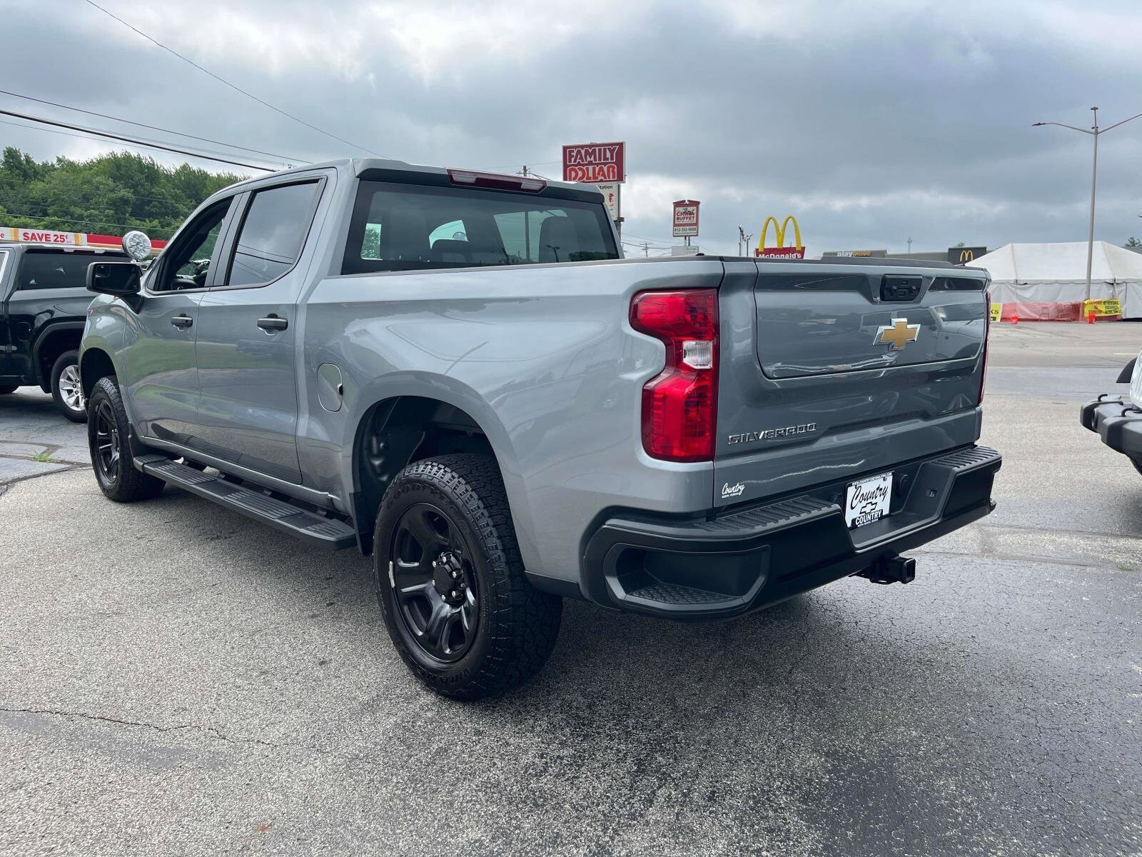 2024 Chevrolet Silverado 1500 photo 3