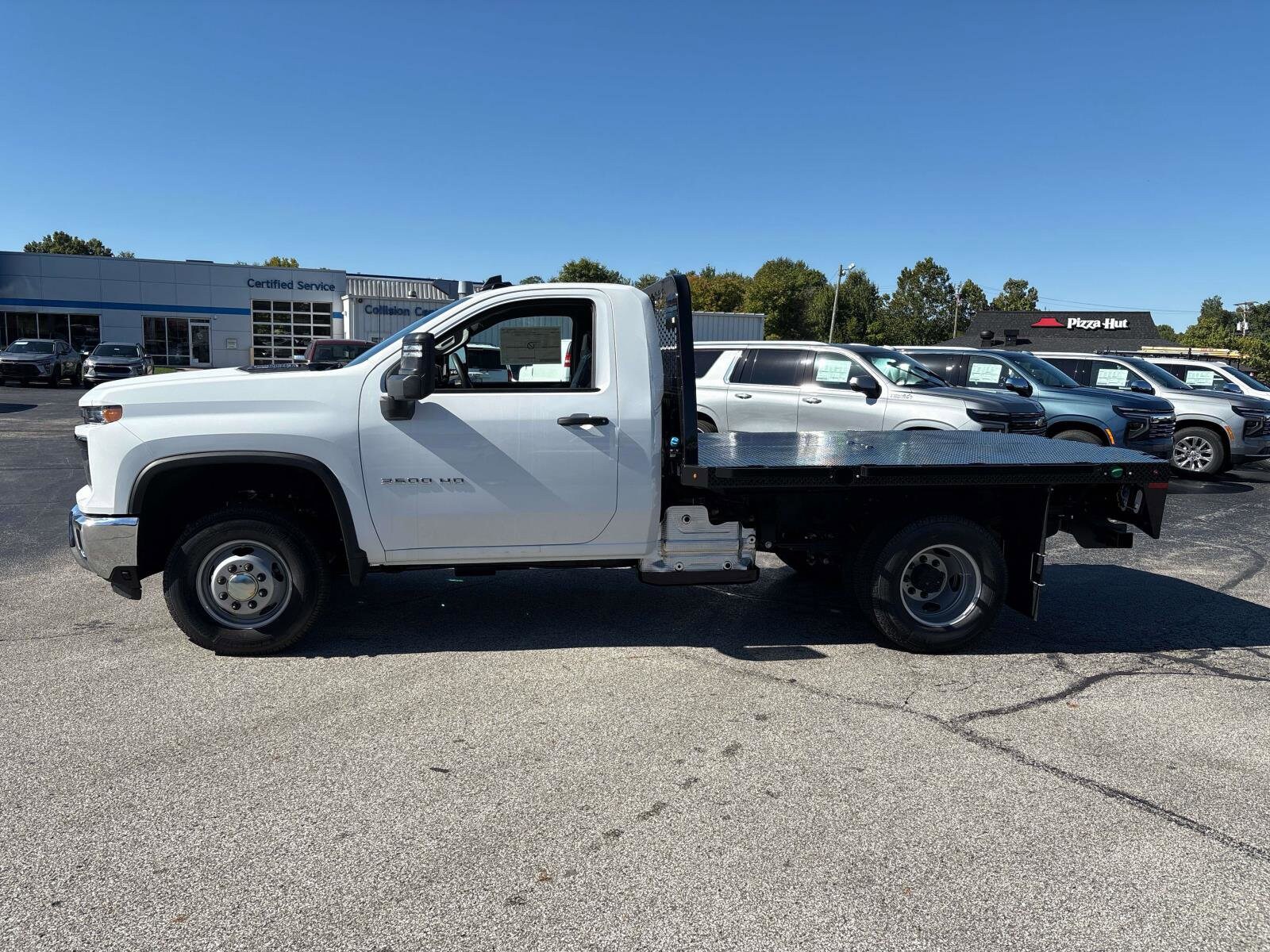 2025 Chevrolet Silverado 3500HD Work Truck photo 2