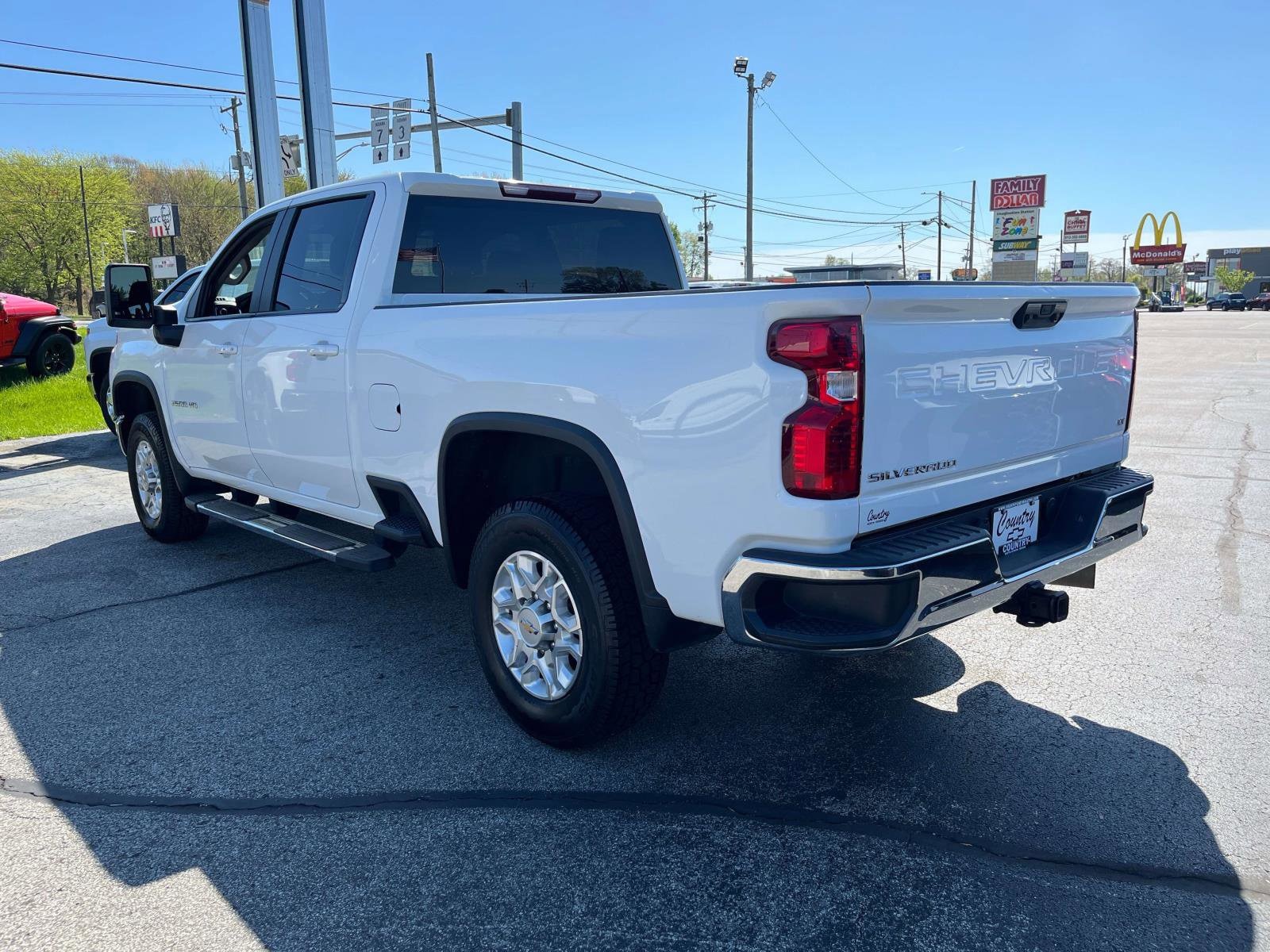 Used 2022 Chevrolet Silverado 2500HD LT with VIN 1GC4YNEY6NF124946 for sale in North Vernon, IN