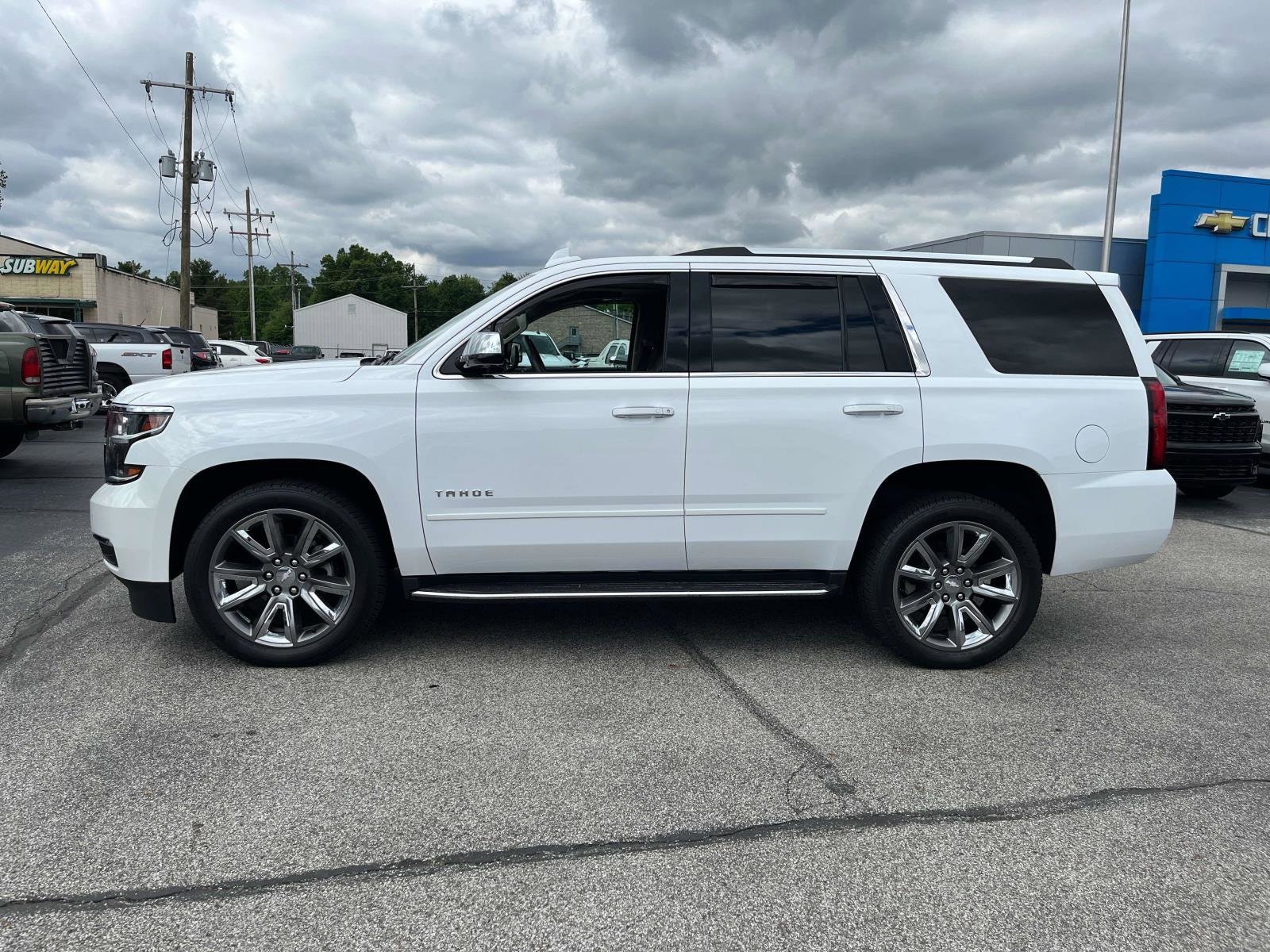 Used 2018 Chevrolet Tahoe Premier with VIN 1GNSKCKC6JR372393 for sale in North Vernon, IN