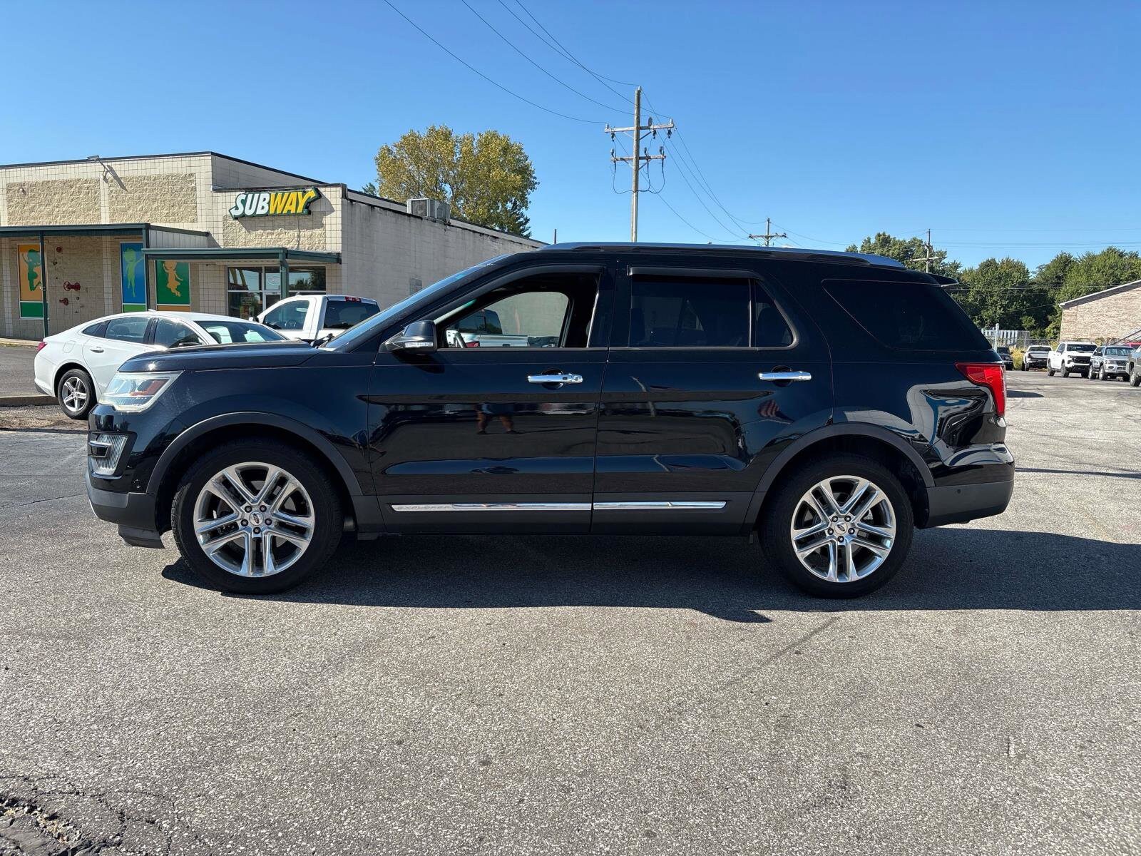 2016 Ford Explorer Limited photo 2