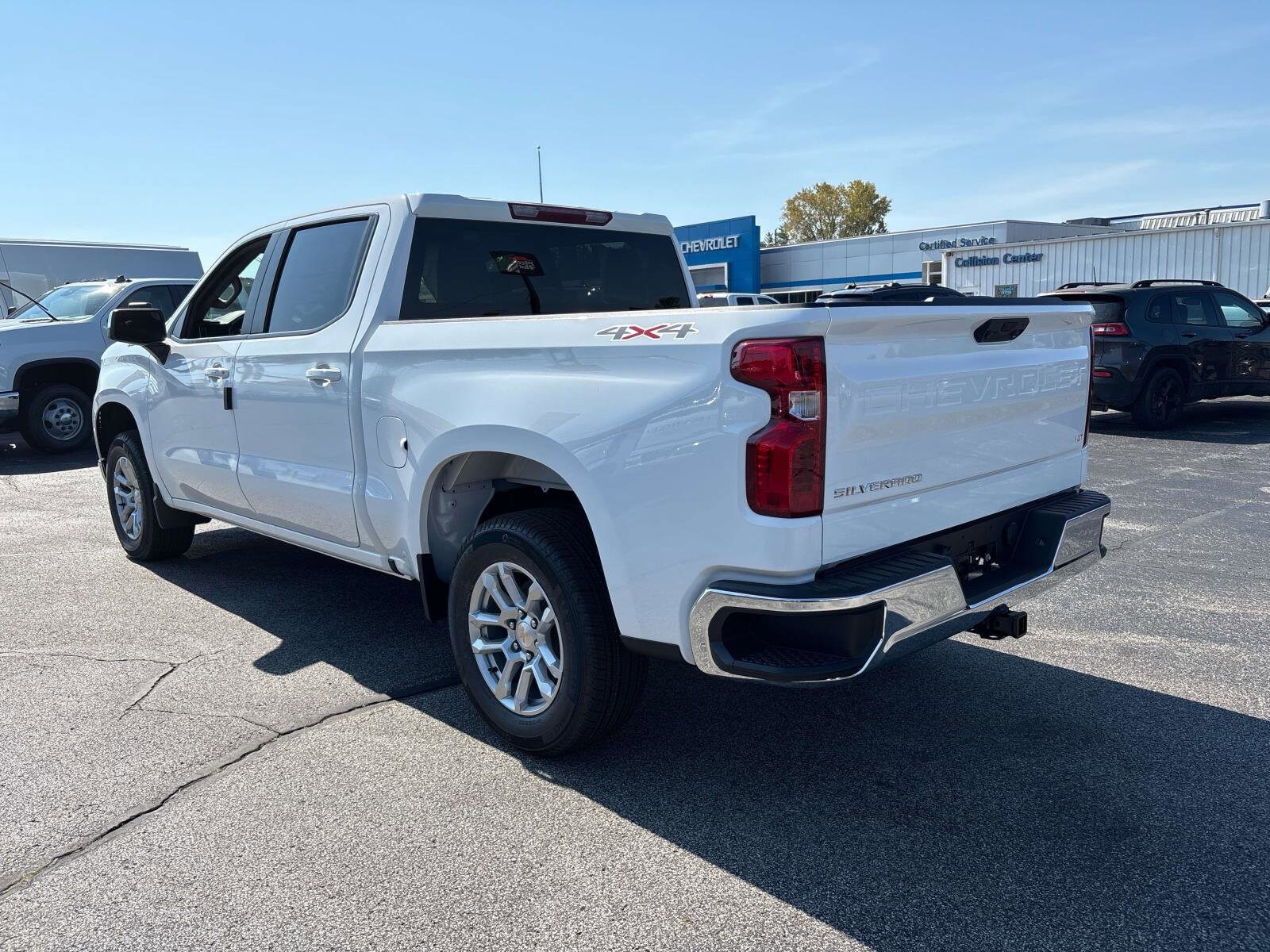 2026 Chevrolet Silverado 1500 LT photo 2