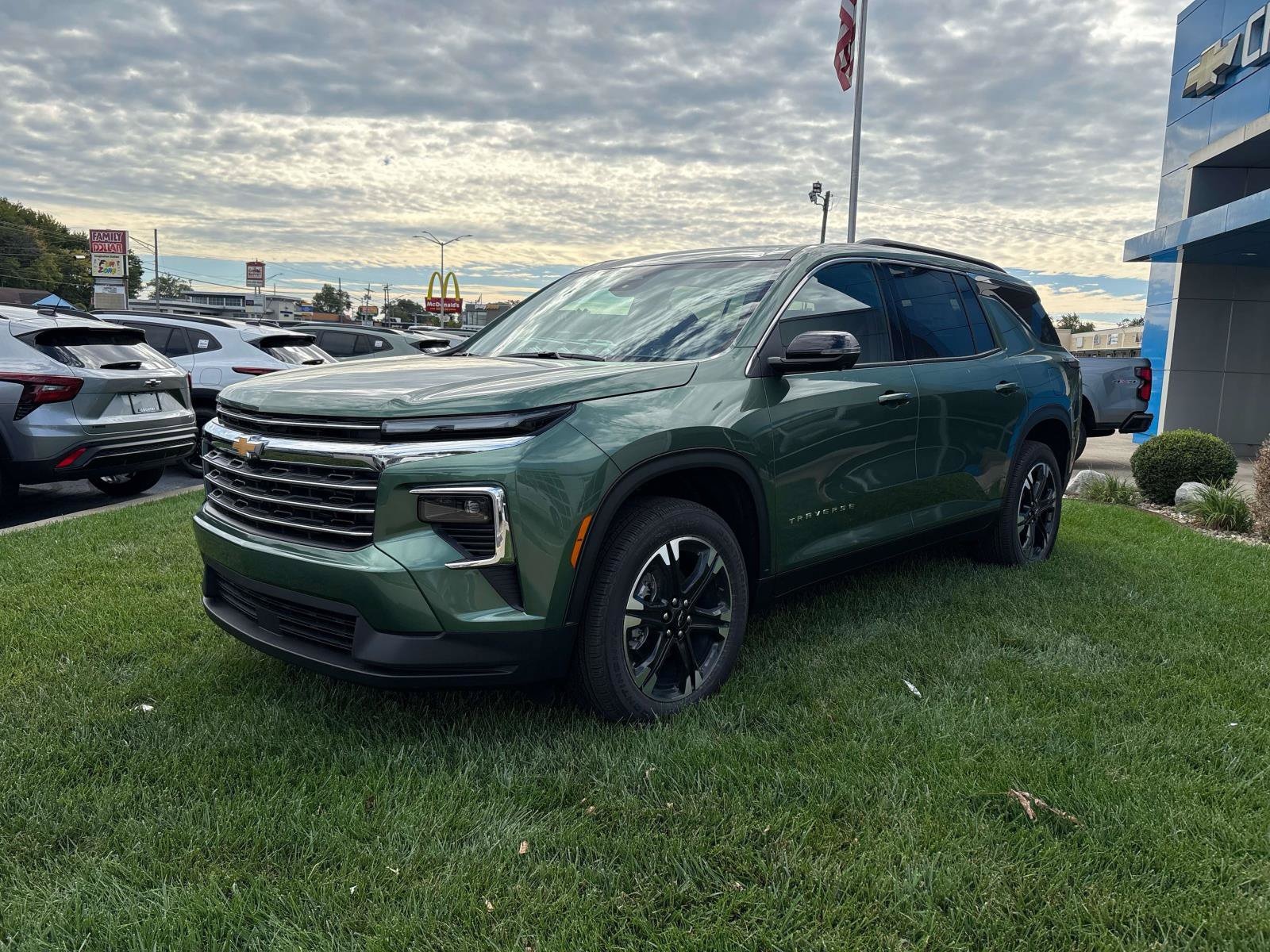 2027 Chevrolet Traverse SUV 