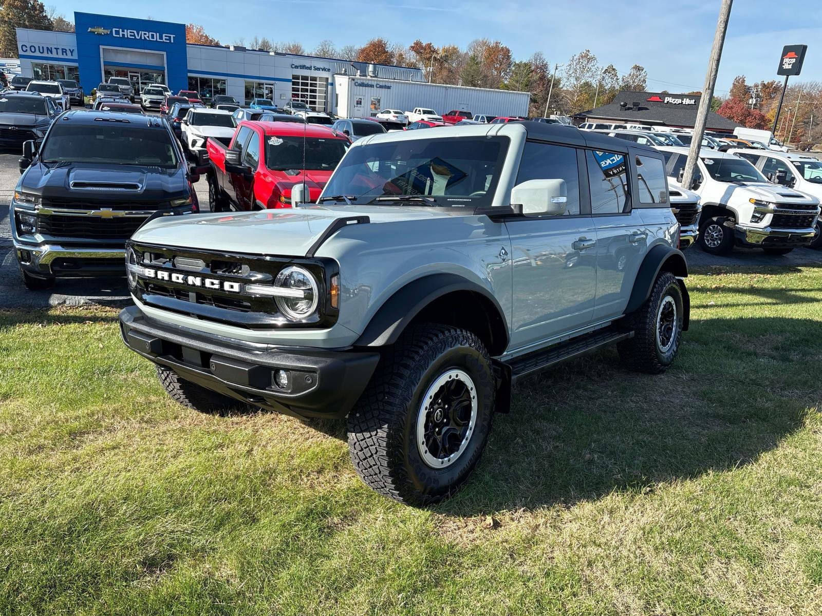 2024 Ford Bronco 4-Door Outer Banks's photo