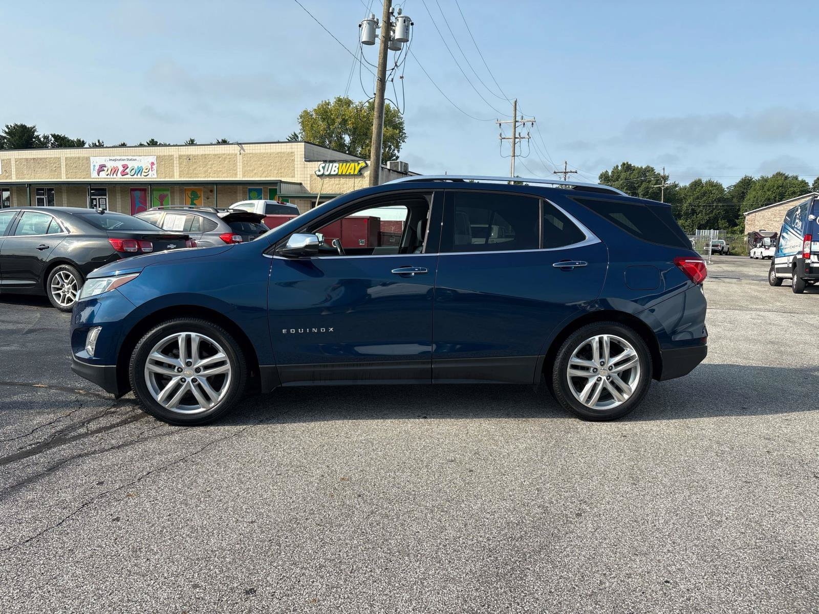 Used 2019 Chevrolet Equinox Premier with VIN 2GNAXNEV8K6176684 for sale in North Vernon, IN