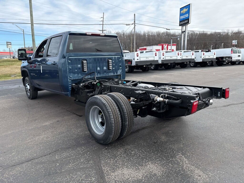 New 2026 Chevrolet Silverado 3500 HD Chassis Cab LT Truck