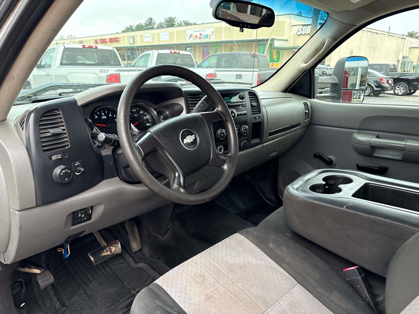 2009 Chevrolet Silverado 3500 Chassis Cab Work Truck - Photo 9