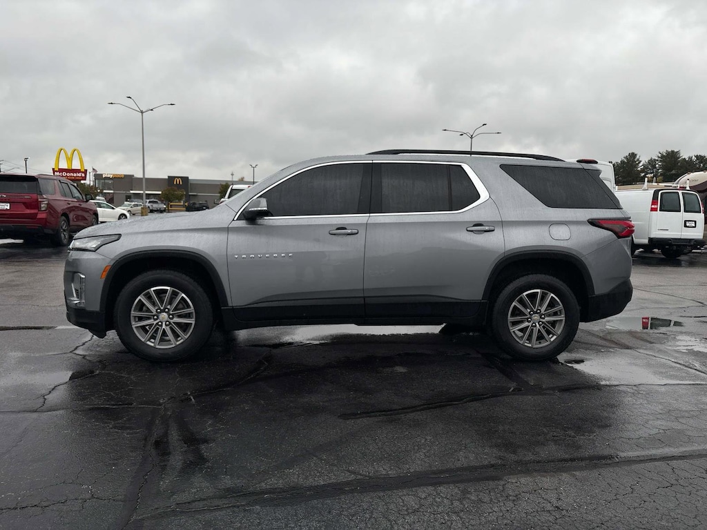 Used 2023 Chevrolet Traverse LT Cloth SUV